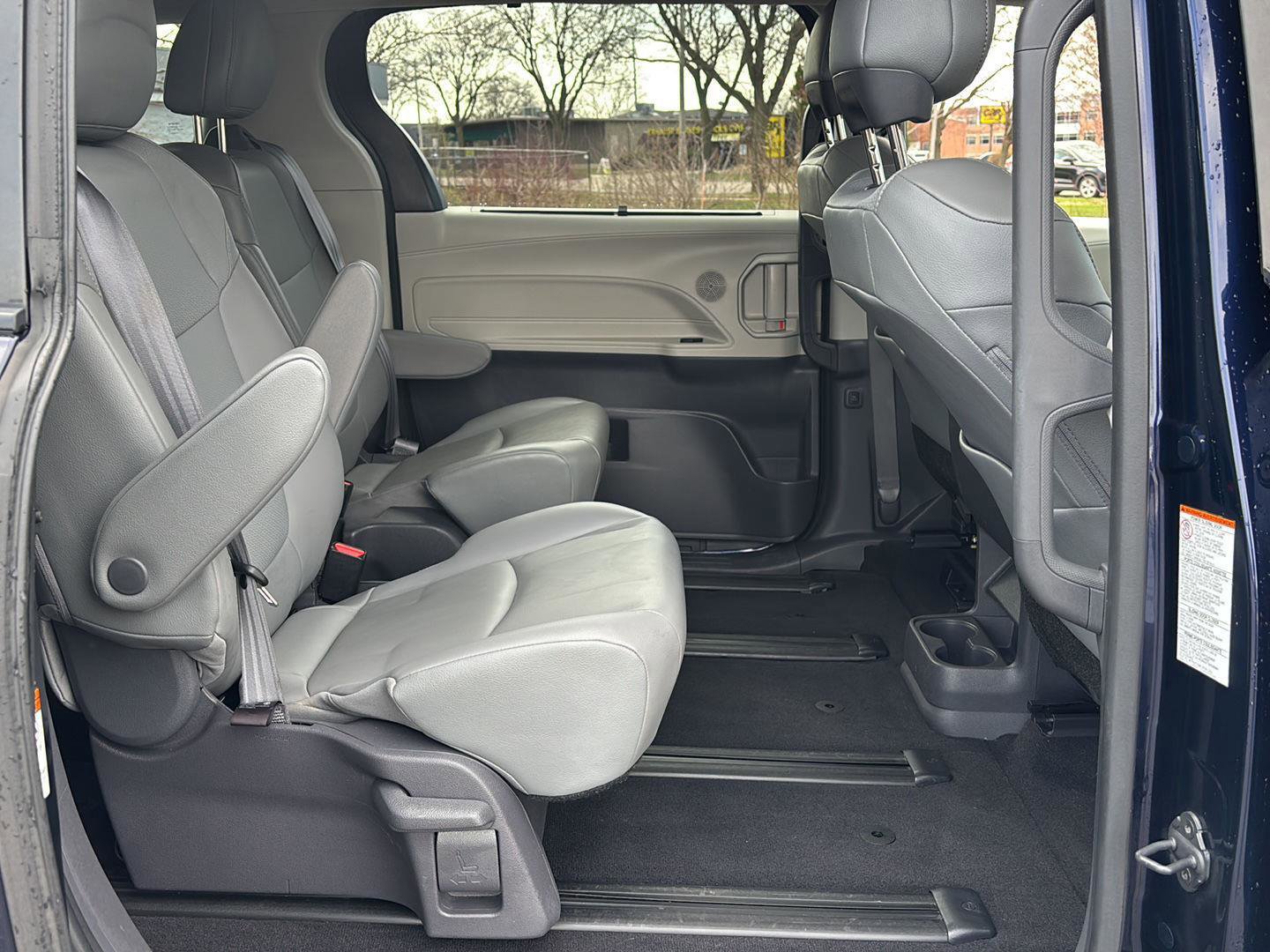Used 2021 Toyota Sienna XLE FWD image 13