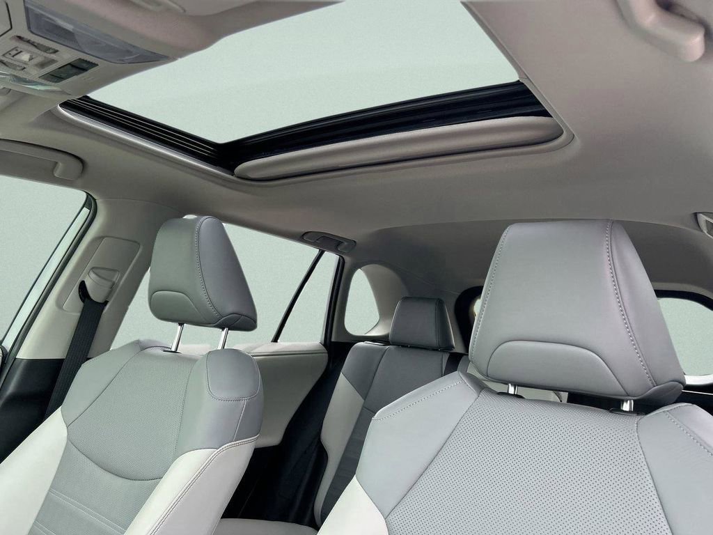 Used 2022 Toyota RAV4 Limited image 26