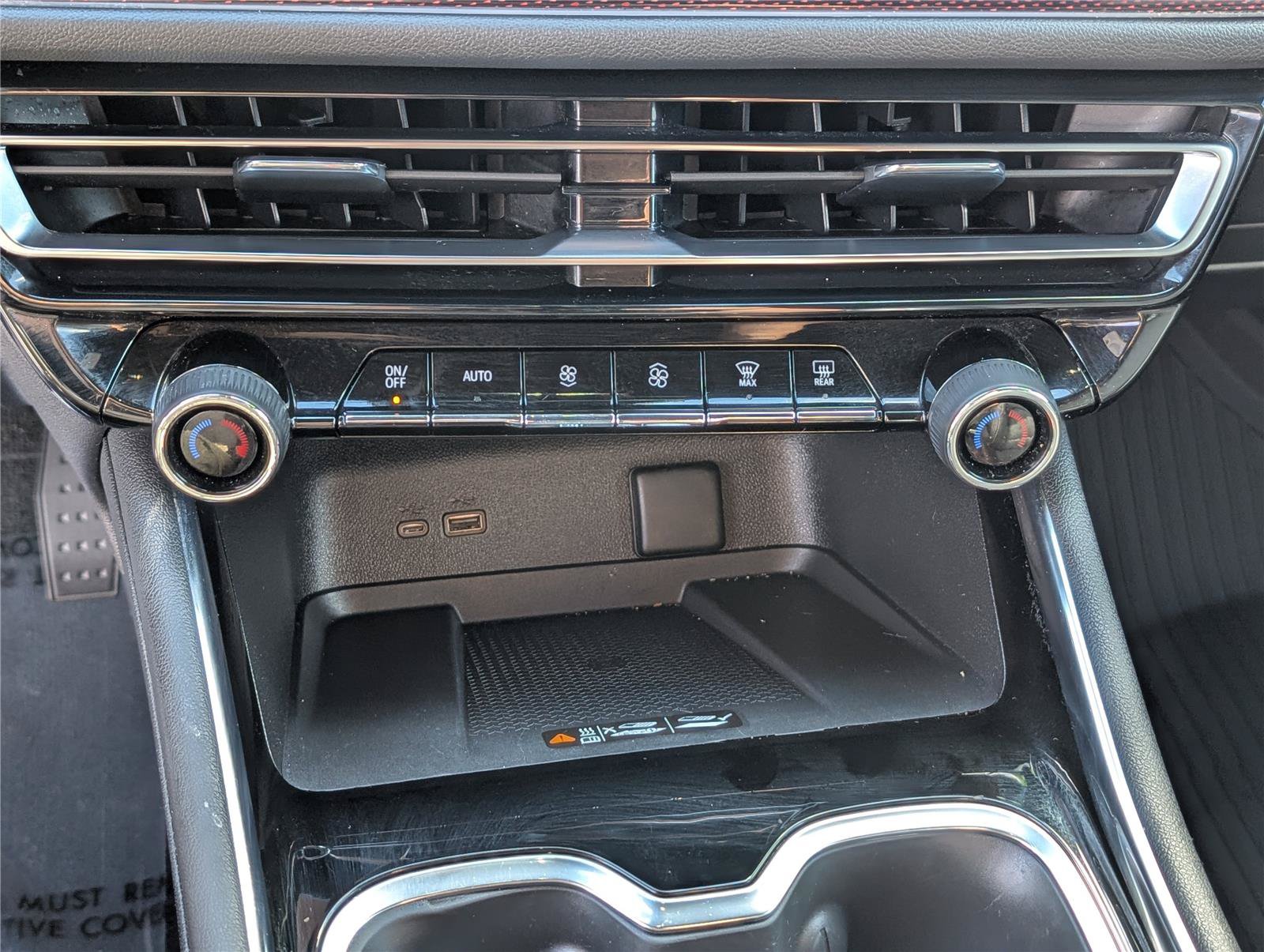 Used 2024 Chevrolet Traverse Z71 w/ LPO, Floor Liner Package AWD/4WD image 28
