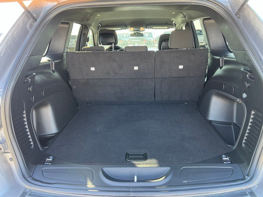 Used 2021 Jeep Grand Cherokee Laredo RWD image 5