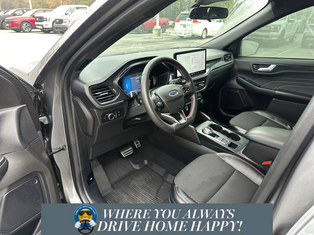 Used 2023 Ford Escape ST-Line w/ Tech Pack #1 FWD image 9