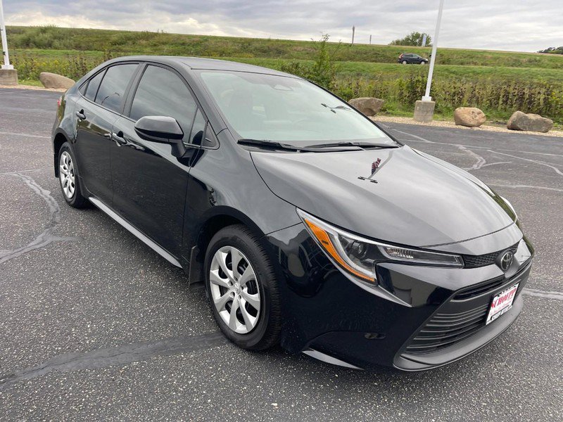 Used 2026 Toyota Corolla LE FWD image 2