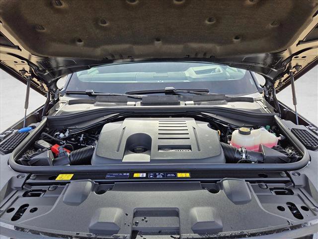 New 2026 Land Rover Range Rover SE image 17