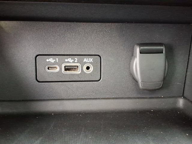 Used 2022 Nissan Sentra SR w/ SR Premium Package FWD image 8