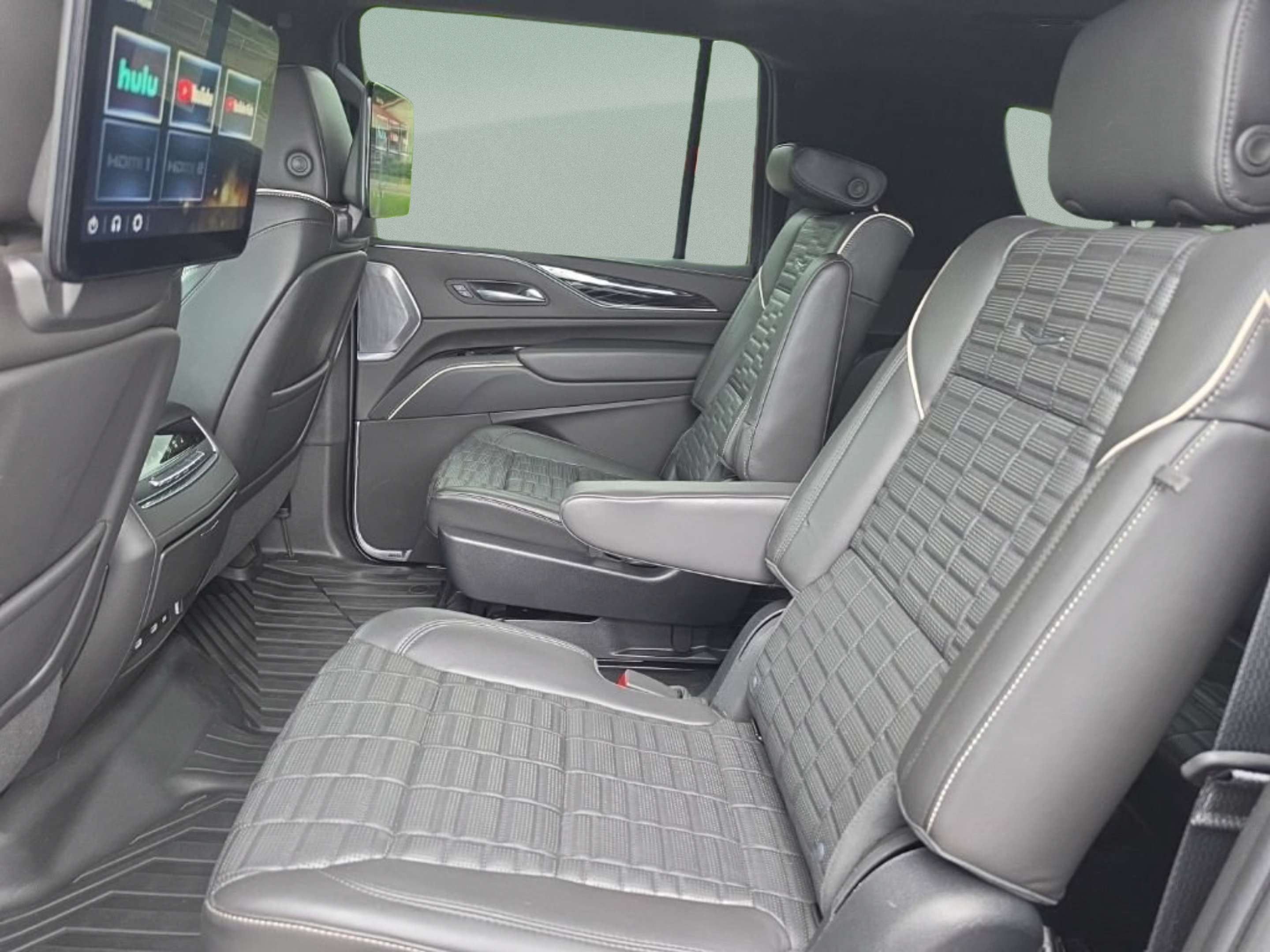 Used 2023 Cadillac Escalade ESV V AWD/4WD image 31