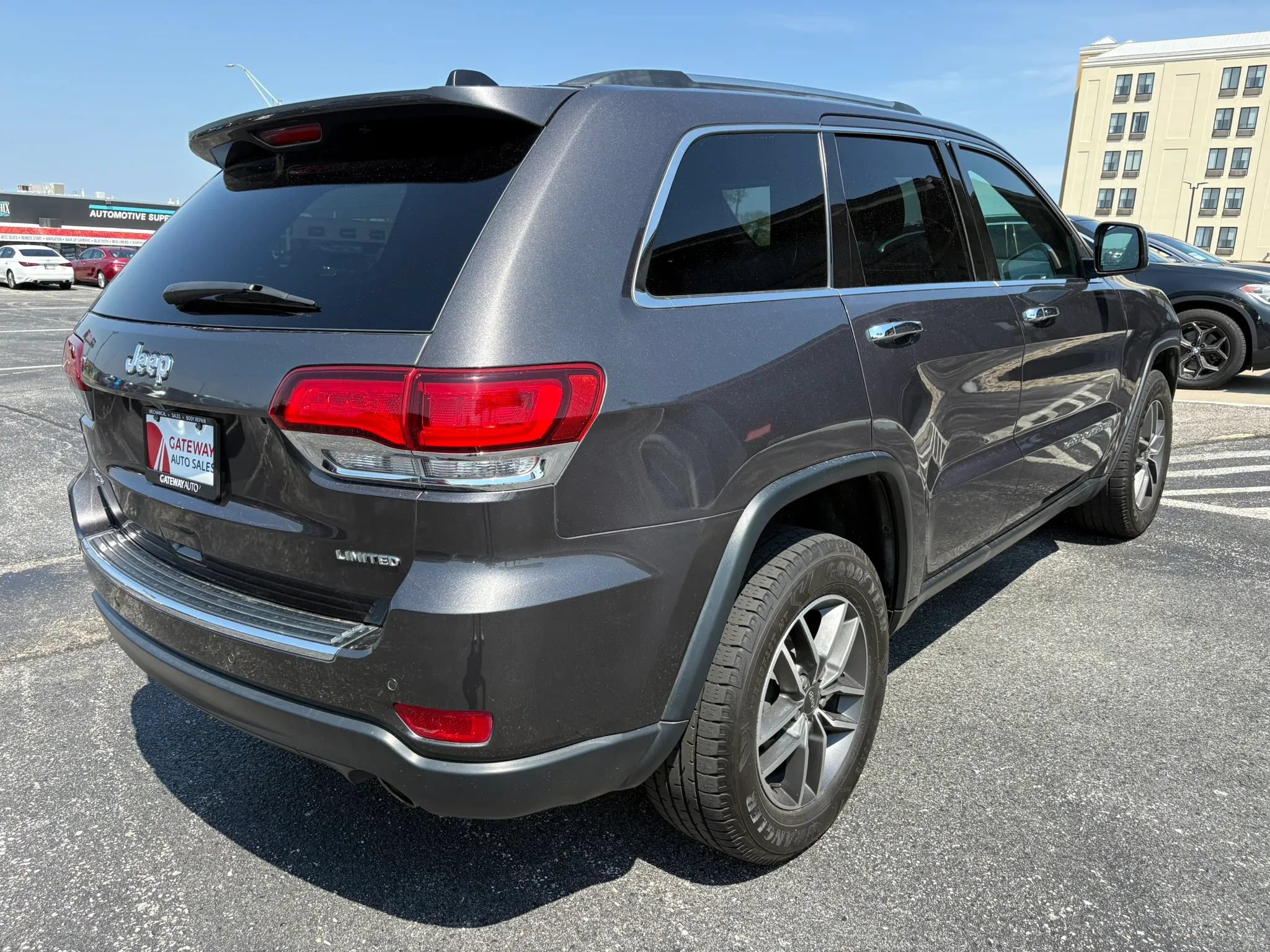 Used 2020 Jeep Grand Cherokee Limited AWD/4WD image 5