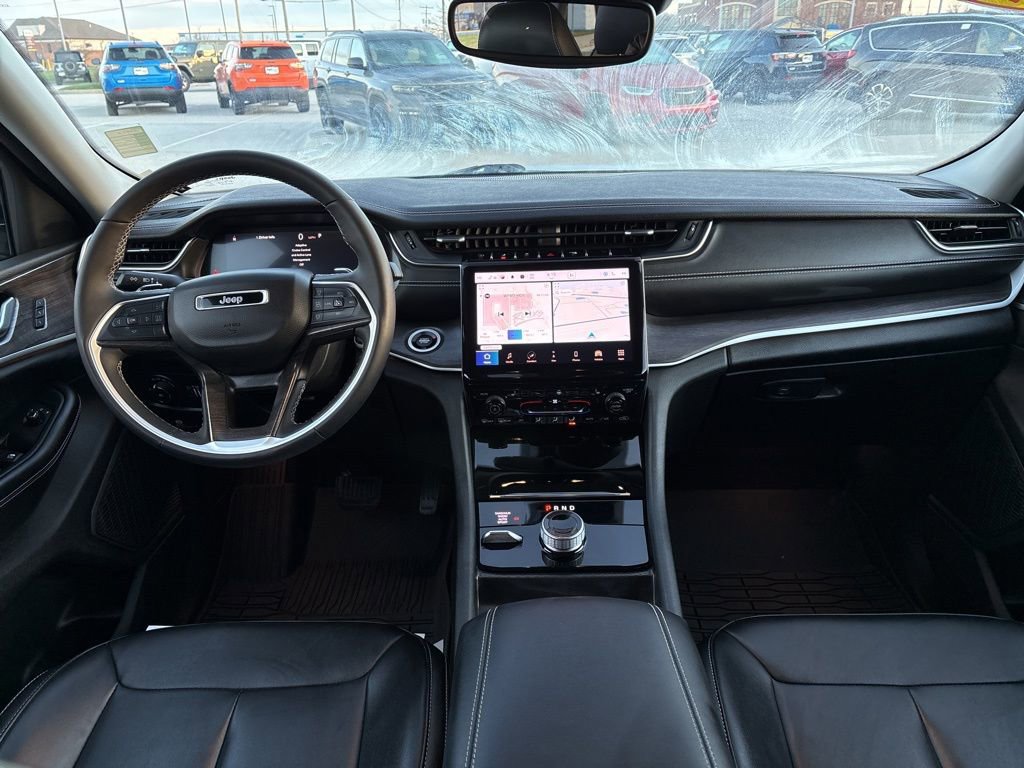 Certified 2024 Jeep Grand Cherokee Limited w/ Black Appearance Package image 10