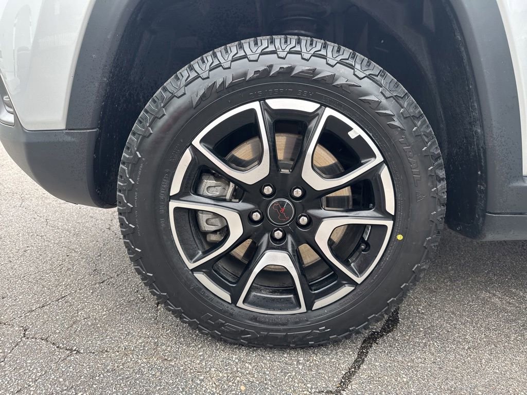 Used 2025 Jeep Compass Trailhawk AWD/4WD image 44