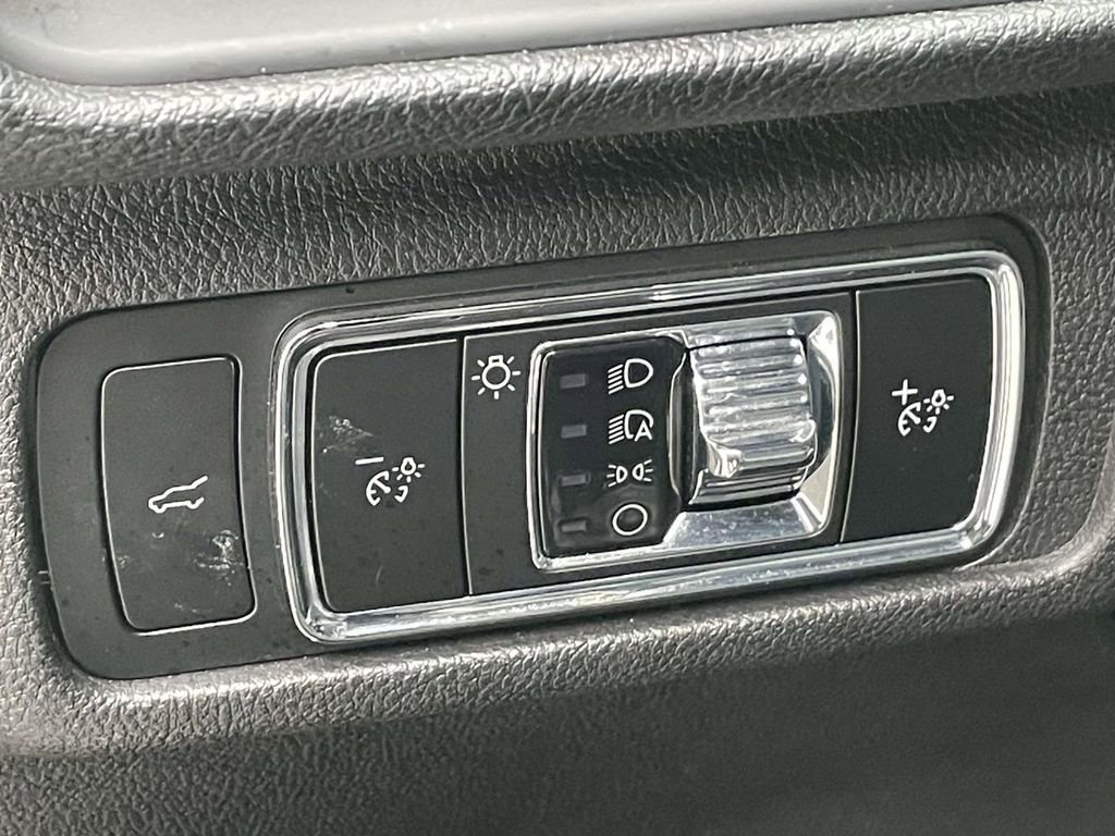 Used 2024 Lincoln Corsair Reserve image 16