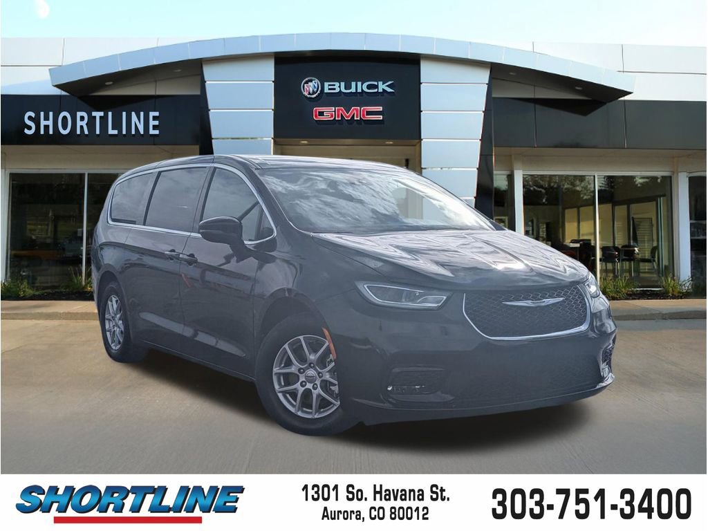 Used 2025 Chrysler Pacifica Select