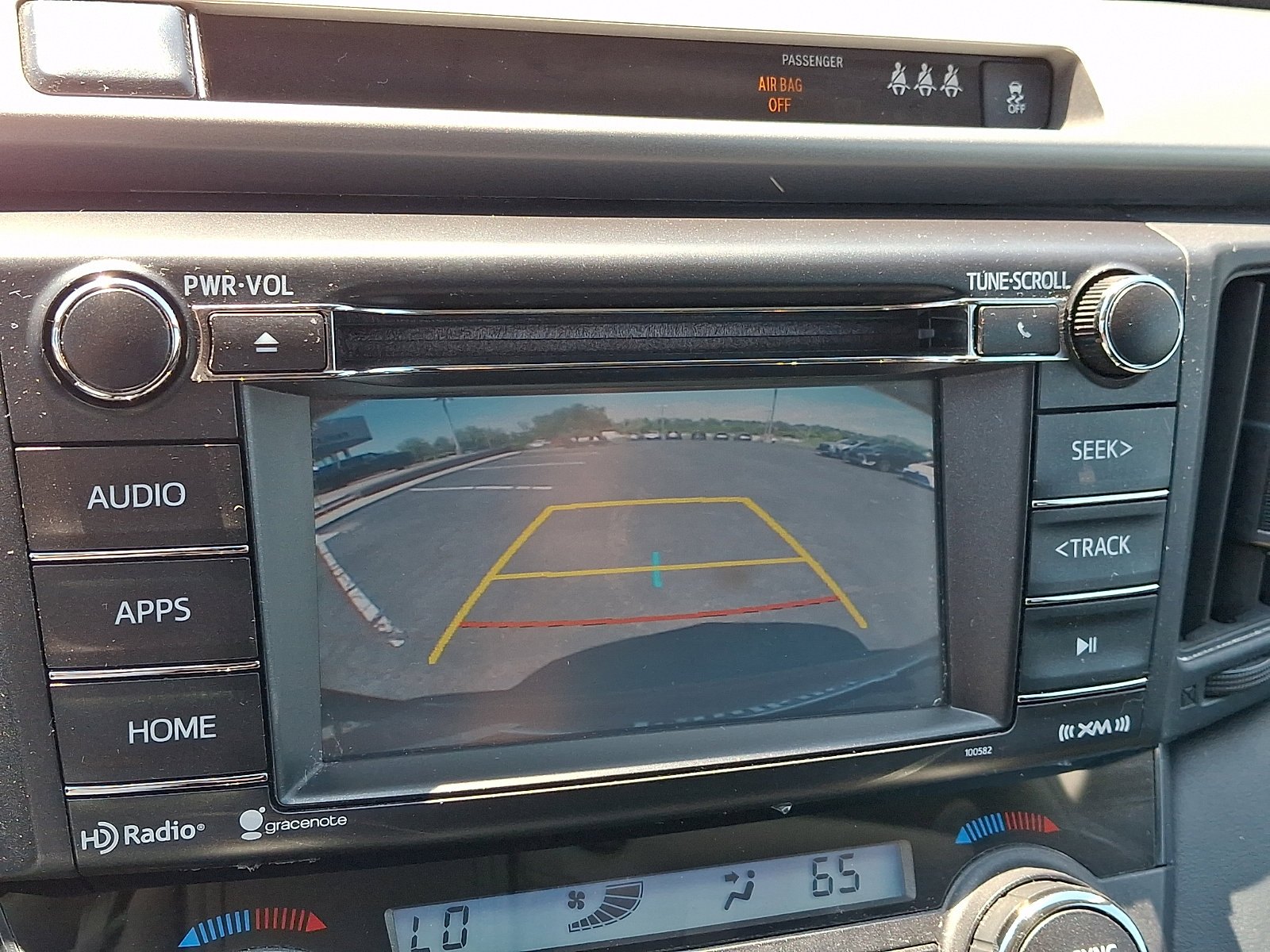Used 2018 Toyota RAV4 XLE AWD/4WD image 19