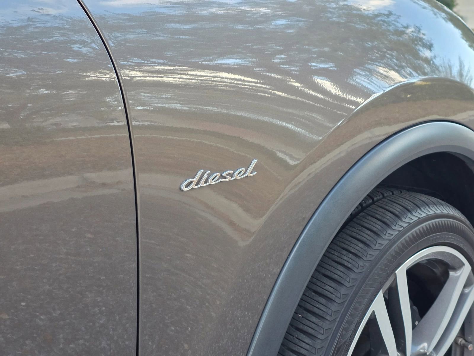 Used 2013 Porsche Cayenne Diesel AWD/4WD image 45