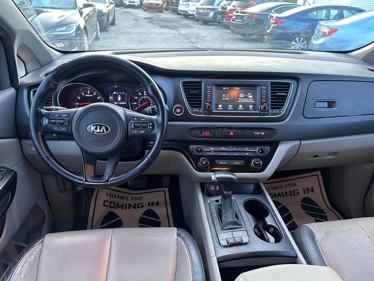 Used 2017 Kia Sedona LX w/ LX Essentials Premium Package image 18