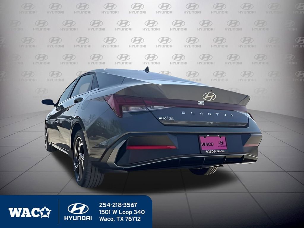 Used 2025 Hyundai Elantra SEL image 16