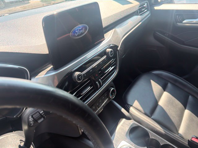 Used 2022 Ford Escape Titanium AWD/4WD image 41