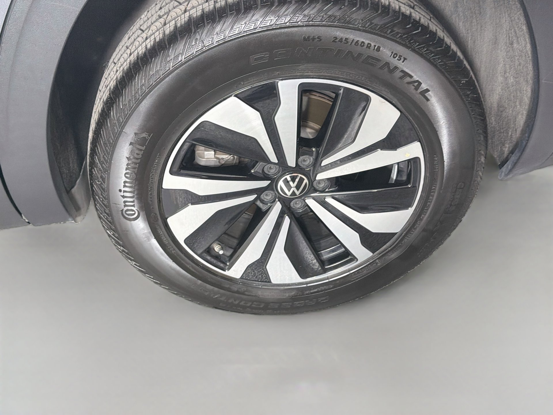 Certified 2024 Volkswagen Atlas SE FWD image 30