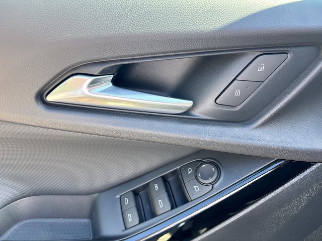 New 2027 Chevrolet Equinox LT w/ Convenience Package II FWD image 13
