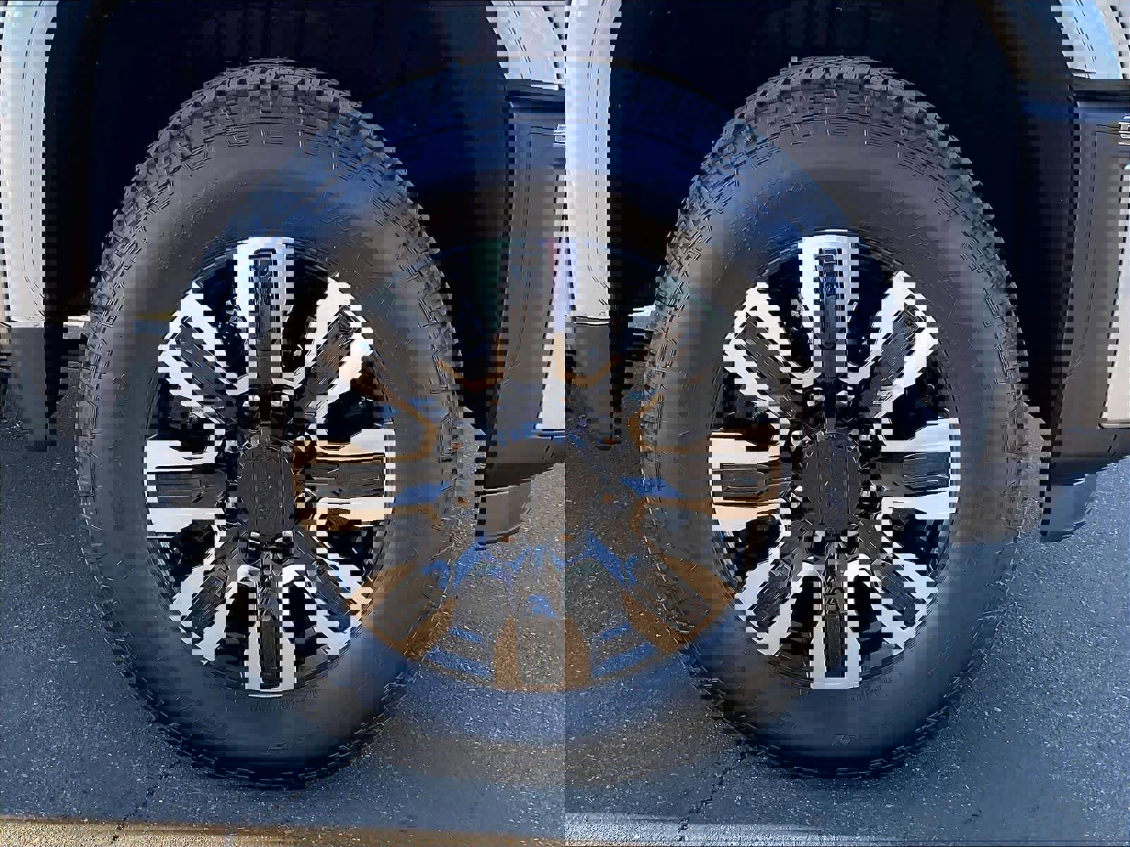 Used 2025 GMC Sierra 2500 Denali Ultimate w/ Max Trailering Package image 12