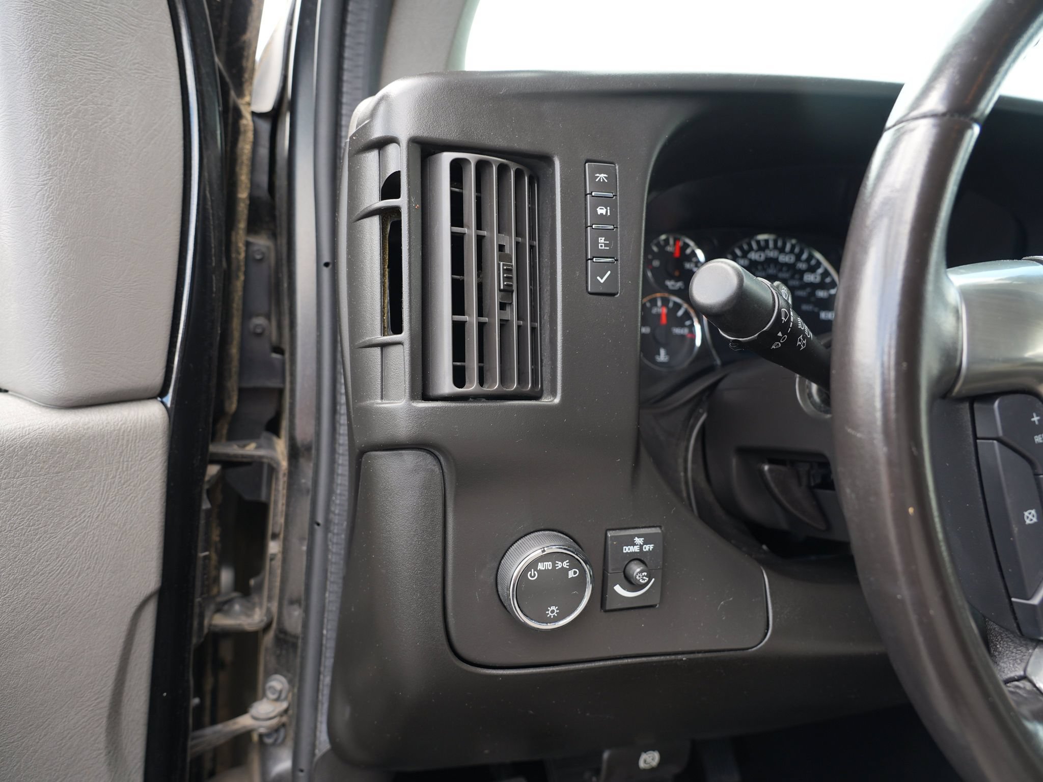 Used 2016 Chevrolet Express 3500 Extended RWD image 17