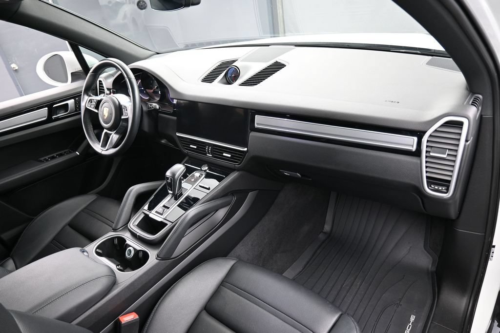 Certified 2022 Porsche Cayenne Platinum Edition AWD/4WD image 31