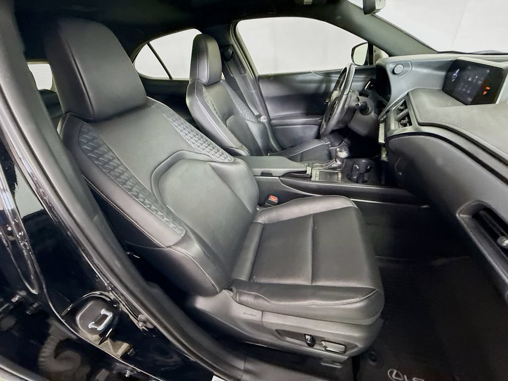 Used 2020 Lexus UX 200 w/ Premium Package FWD image 28
