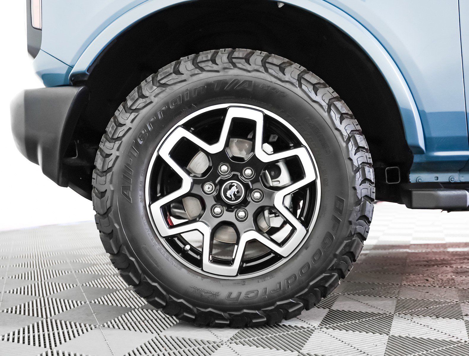 Used 2024 Ford Bronco Outer Banks image 5