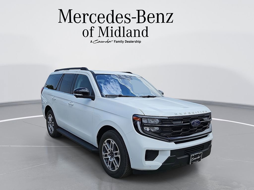 Used 2025 Ford Expedition Active AWD/4WD image 1