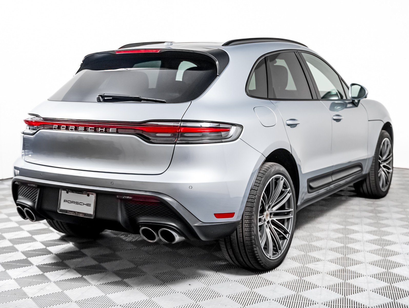 Certified 2026 Porsche Macan AWD/4WD image 10