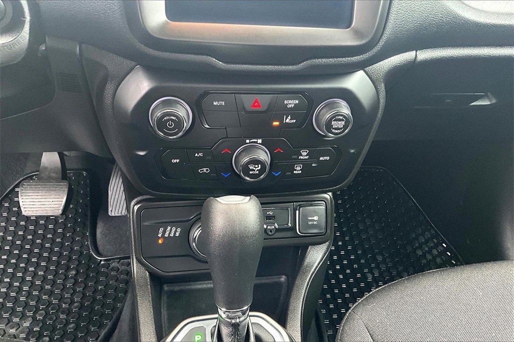 Used 2022 Jeep Renegade Latitude image 30