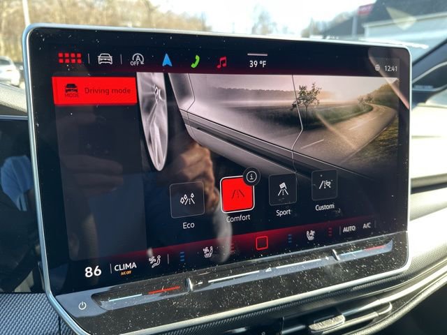 New 2026 Volkswagen GTI SE FWD image 25
