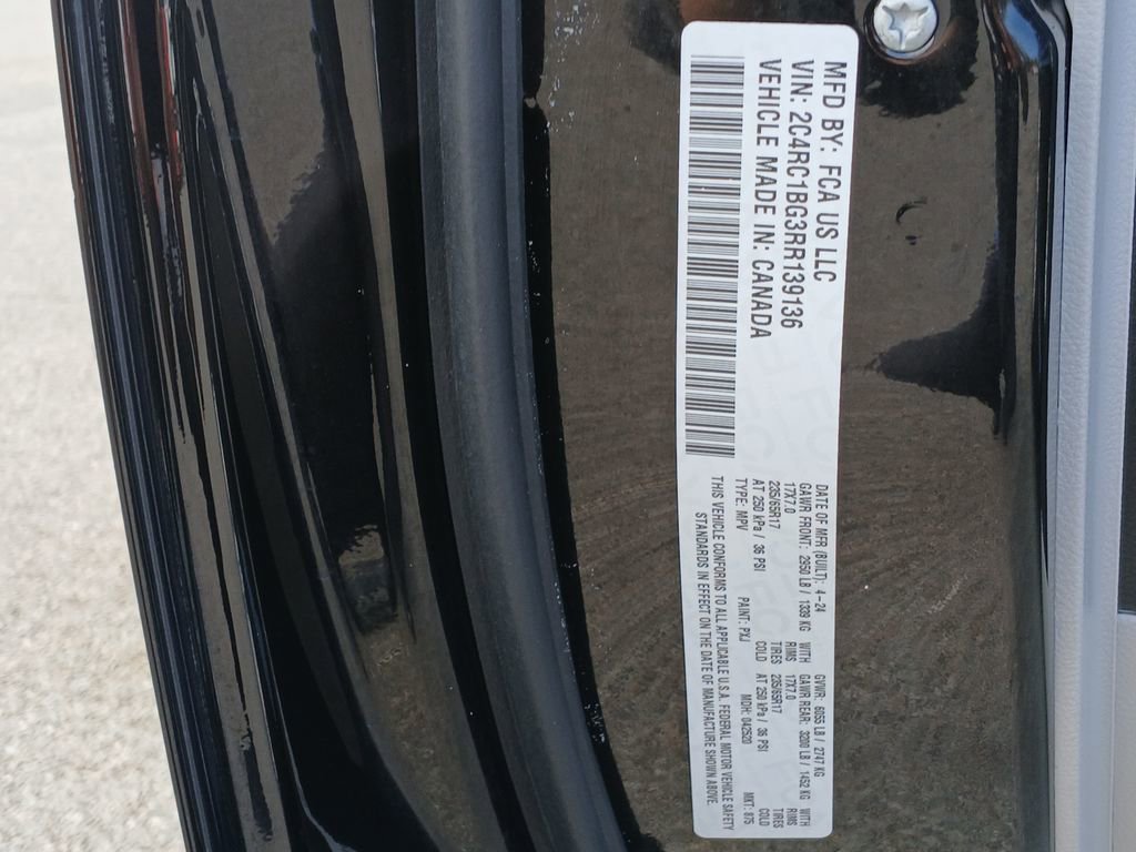 Used 2024 Chrysler Pacifica Touring-L image 35