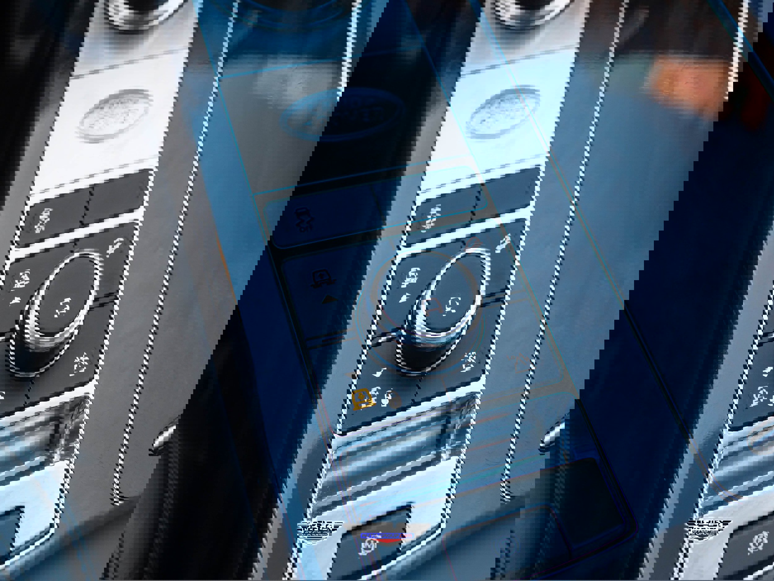 Used 2020 Land Rover Range Rover Long Wheelbase HSE image 40