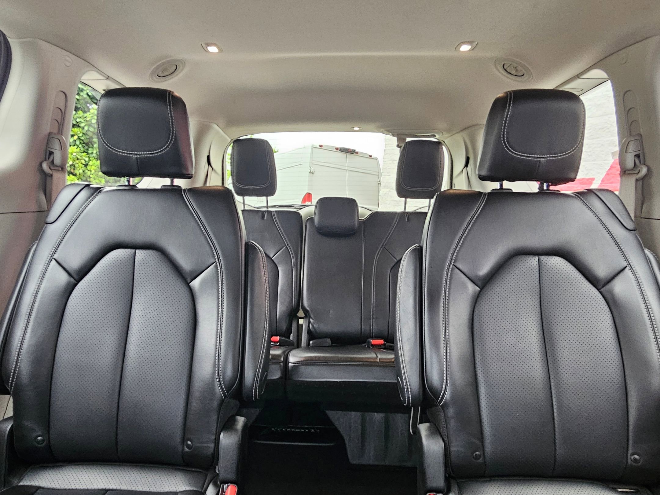 Used 2023 Chrysler Pacifica Touring-L image 25