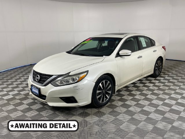 Used 2016 Nissan Altima 2.5 SV w/ Convenience Package