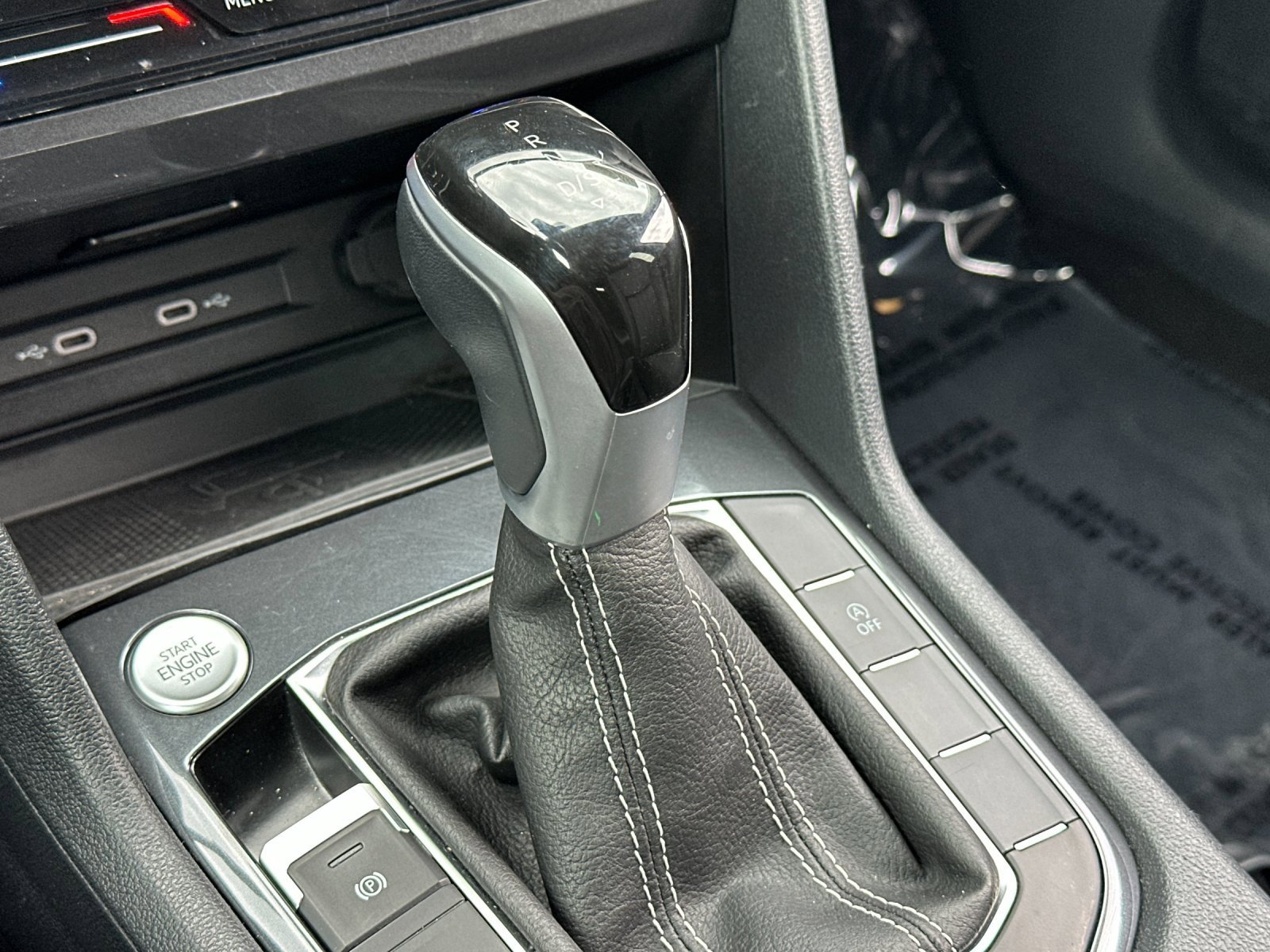 Used 2024 Volkswagen Tiguan SE image 21