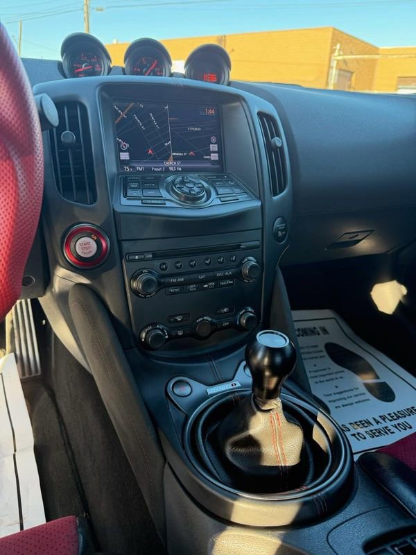 Used 2018 Nissan 370Z NISMO image 12