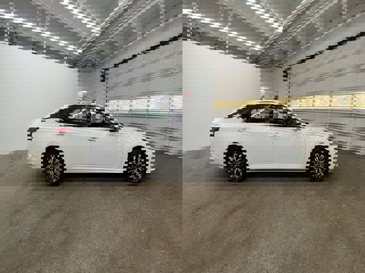 Used 2025 Nissan Altima 2.5 SV image 7