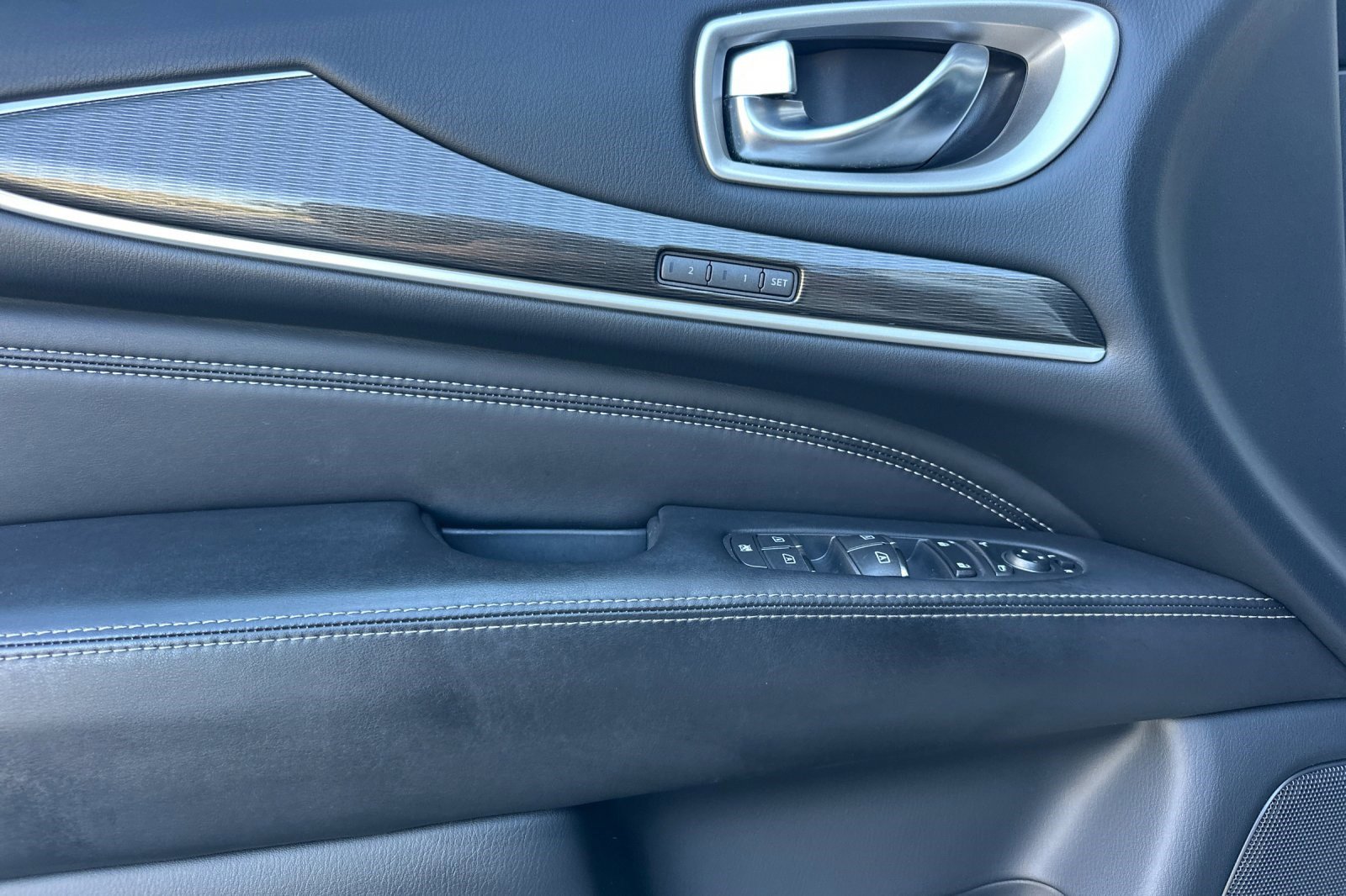 Used 2020 INFINITI QX60 Luxe image 12