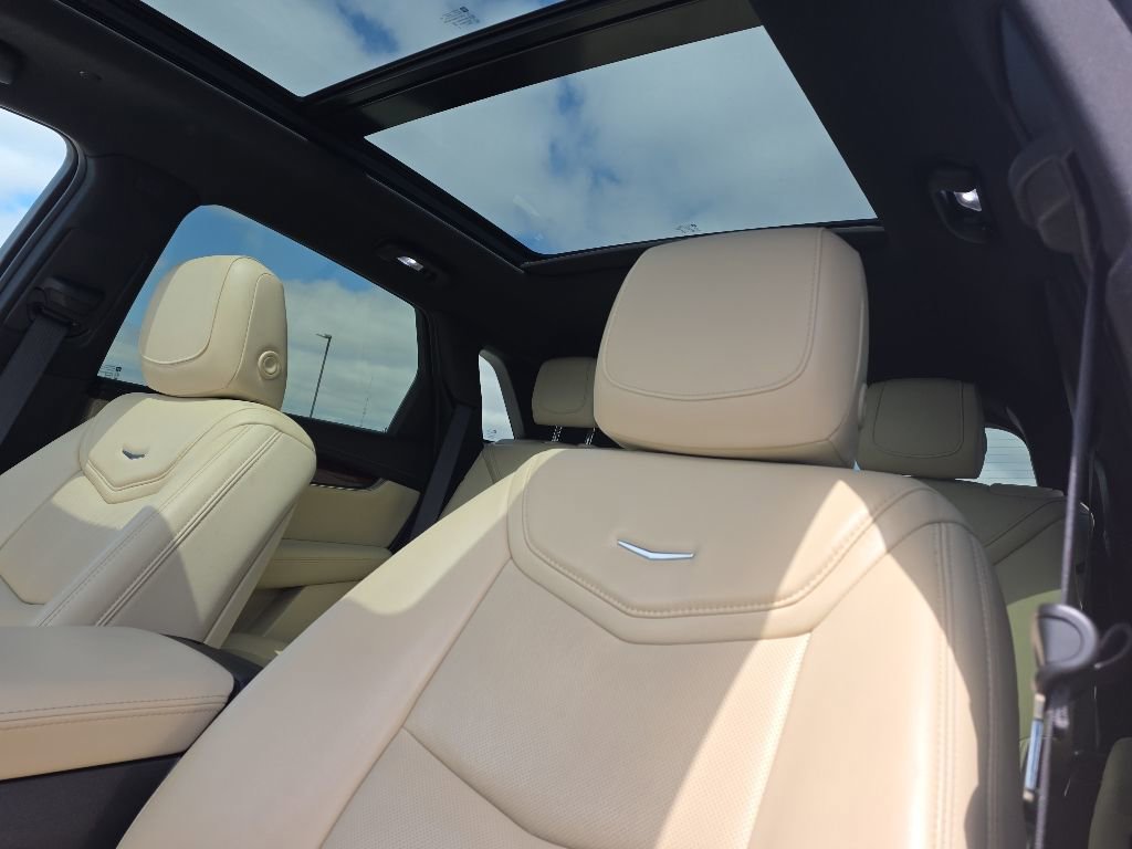 Used 2019 Cadillac XT5 Luxury AWD/4WD image 16