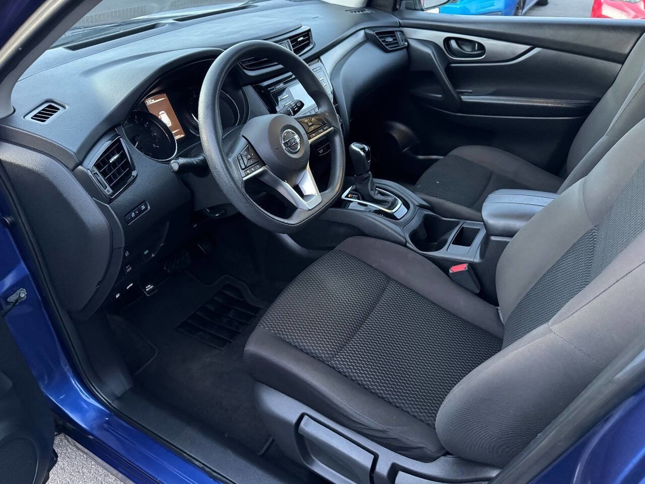 Used 2018 Nissan Rogue Sport S image 9