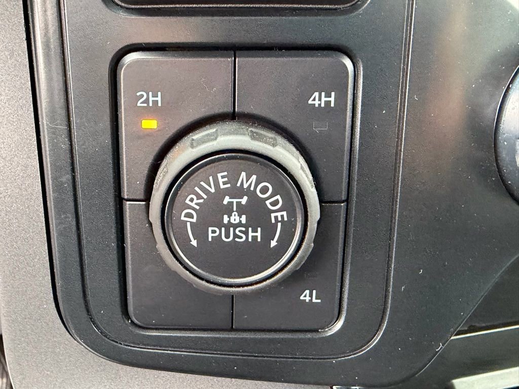 Used 2025 Ford F150 XLT w/ Equipment Group 302A MID image 19