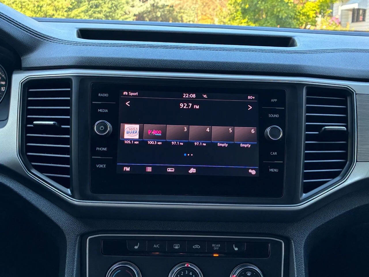 Used 2018 Volkswagen Atlas SE image 16