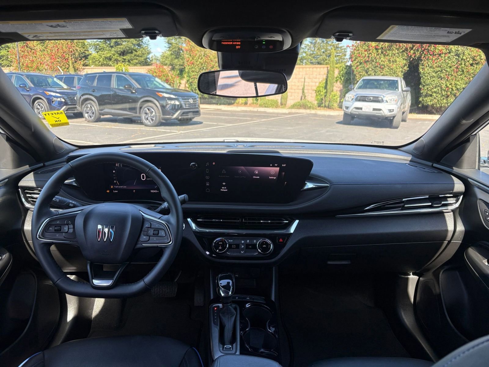 Used 2025 Buick Envista Sport Touring image 32