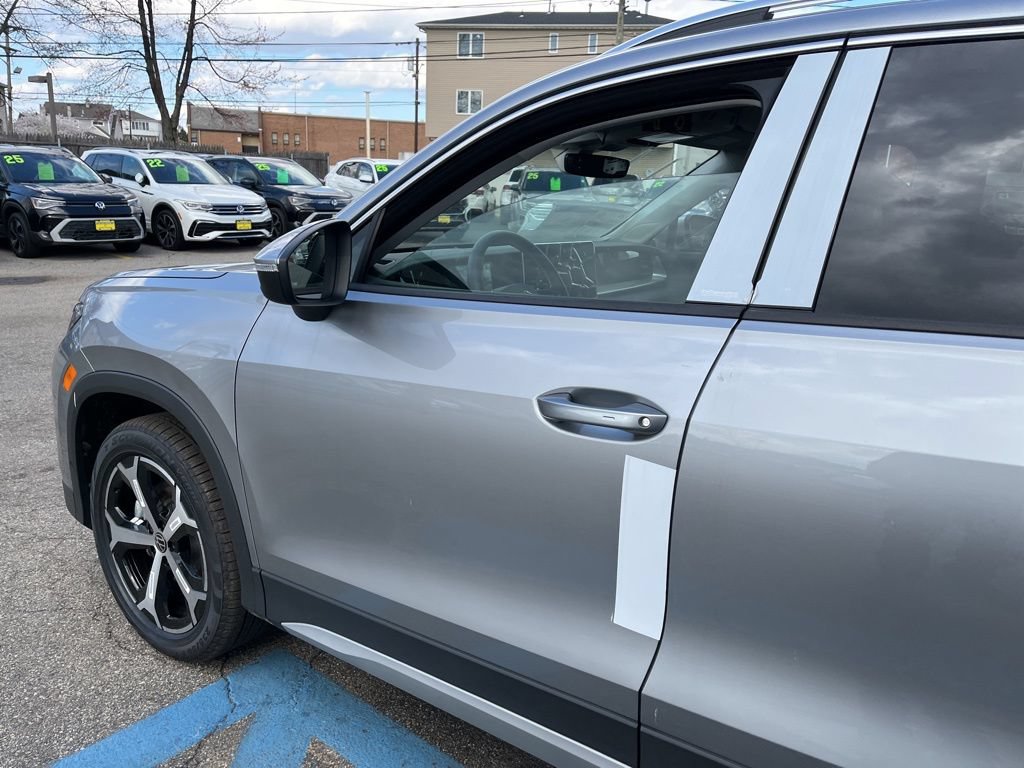 New 2026 Volkswagen Tiguan SE AWD/4WD image 16