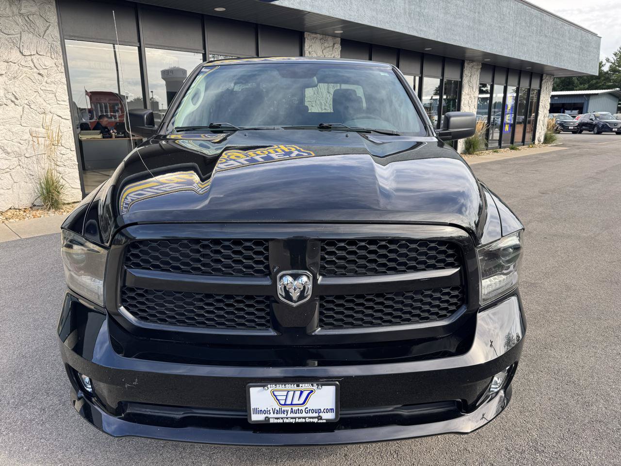 Used 2018 RAM 1500 ST AWD/4WD image 11