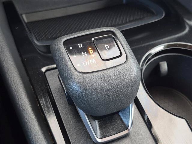 Used 2025 Nissan Rogue SV FWD image 12