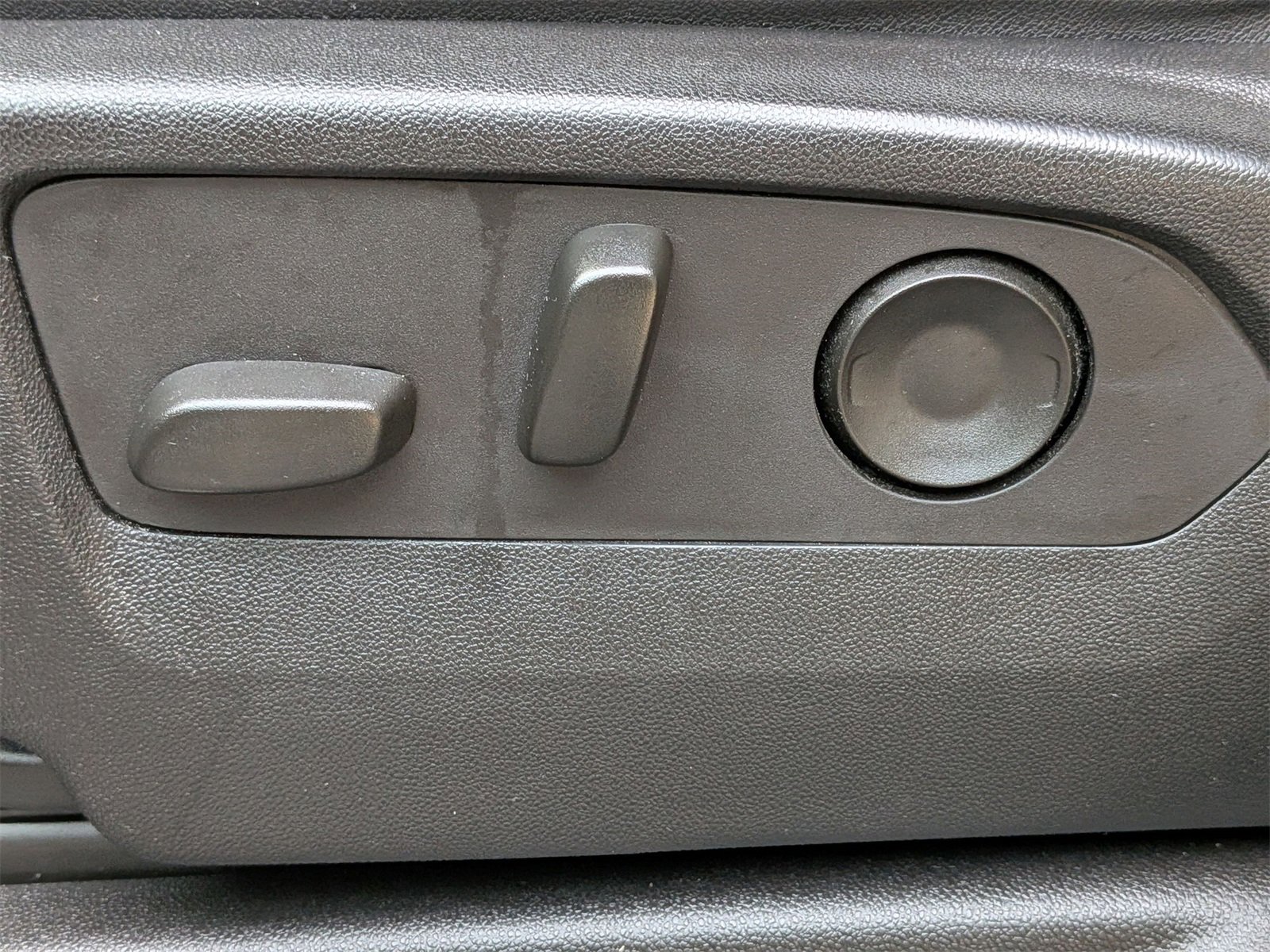 Used 2023 Chevrolet Tahoe LT w/ Luxury Package image 16