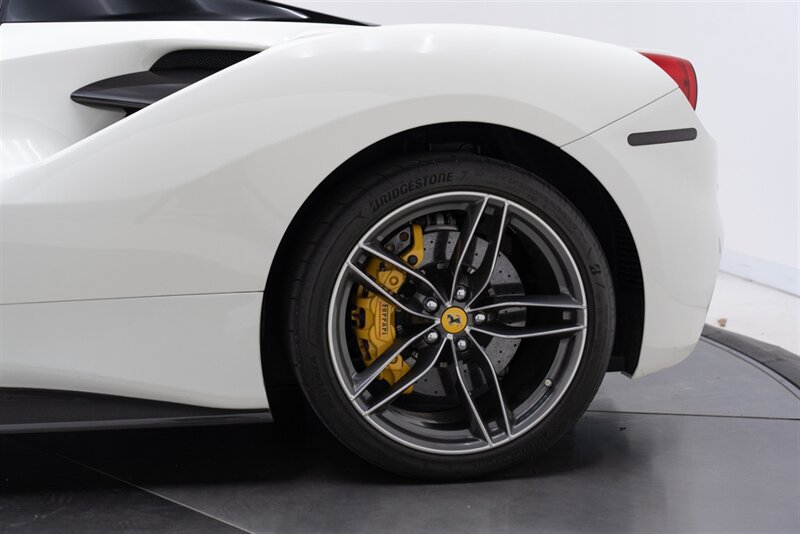 Used 2017 Ferrari 488 Spider RWD image 34