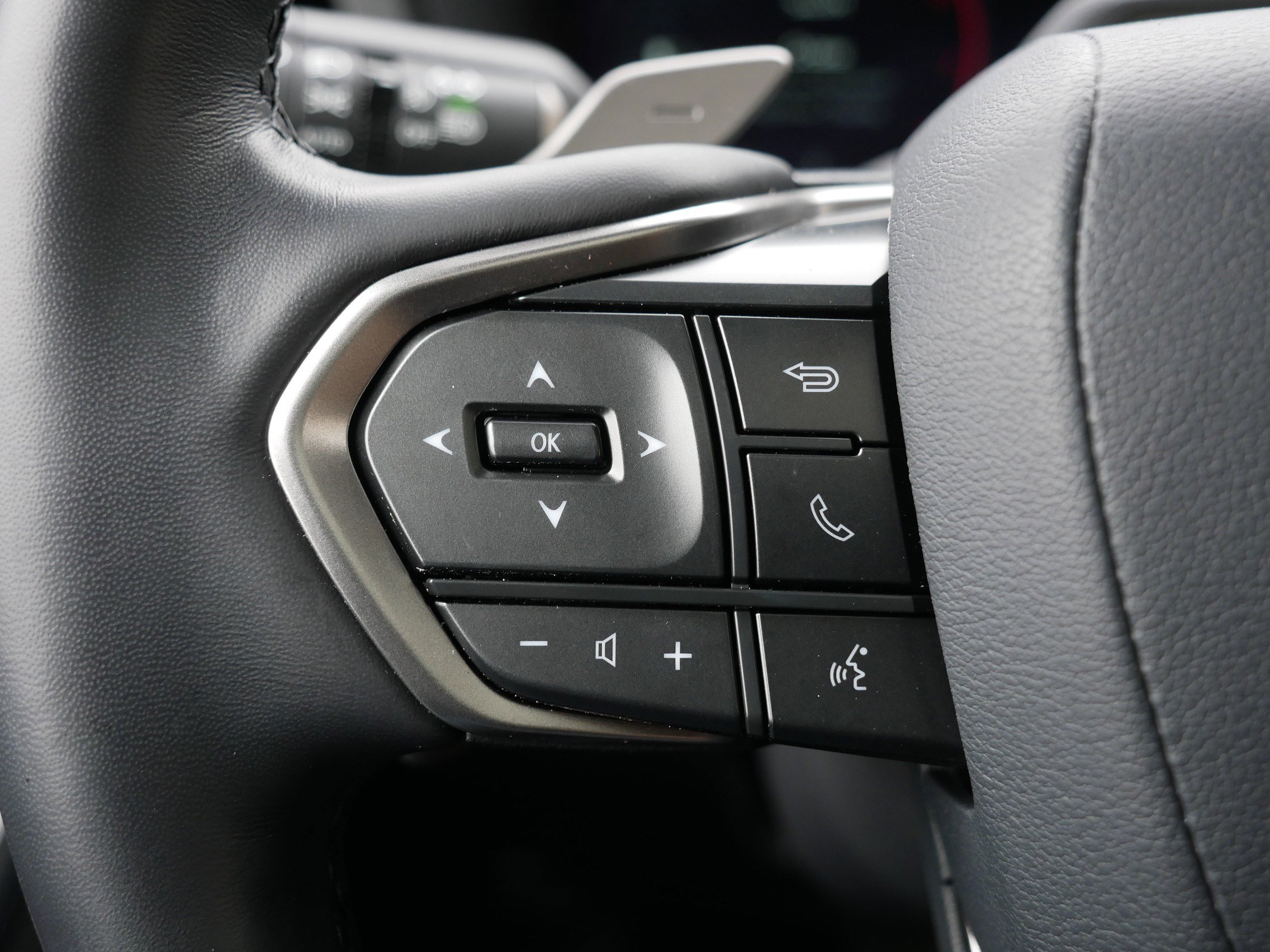 Used 2024 Lexus GX 550 w/ Accessory Package (2T) image 31