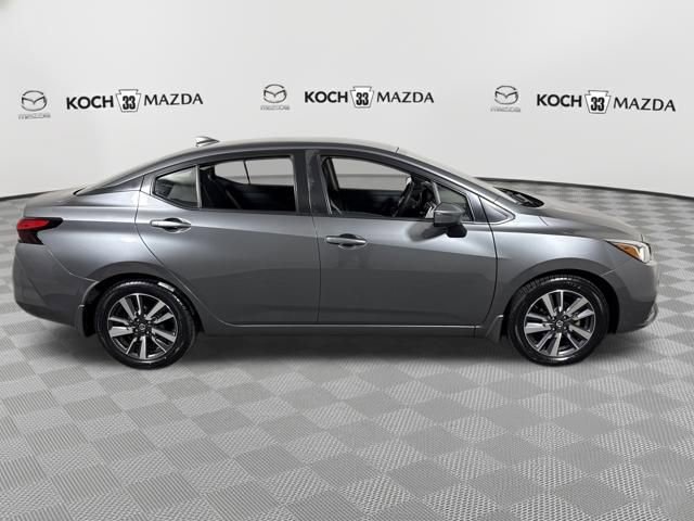 Used 2021 Nissan Versa SV image 9